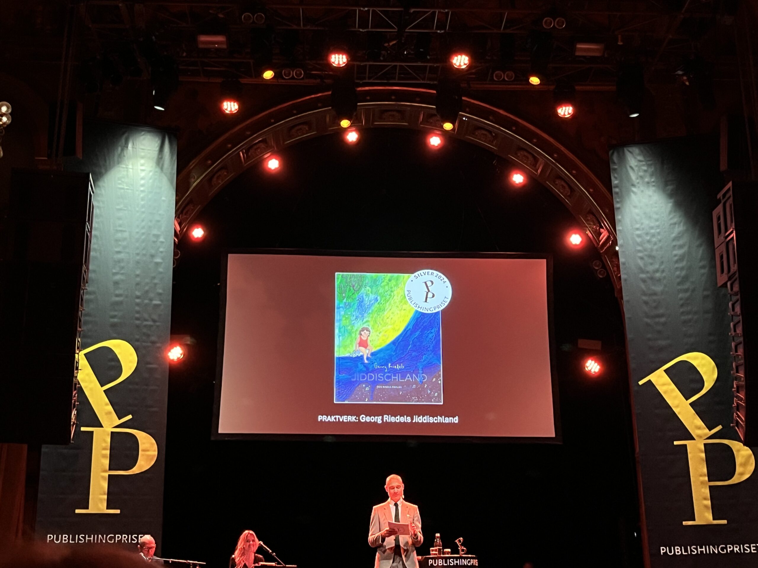 Georg Riedels Jiddischland får Publishingprisets silvermedalj den 5:e november 2024. 